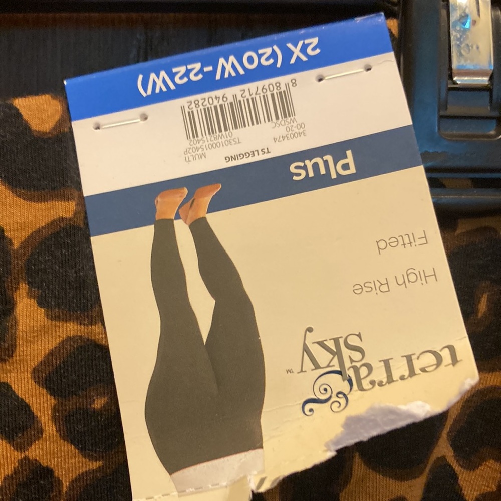 NWT 2x 20/22W leopard print leggings - Picture 2 of 3
